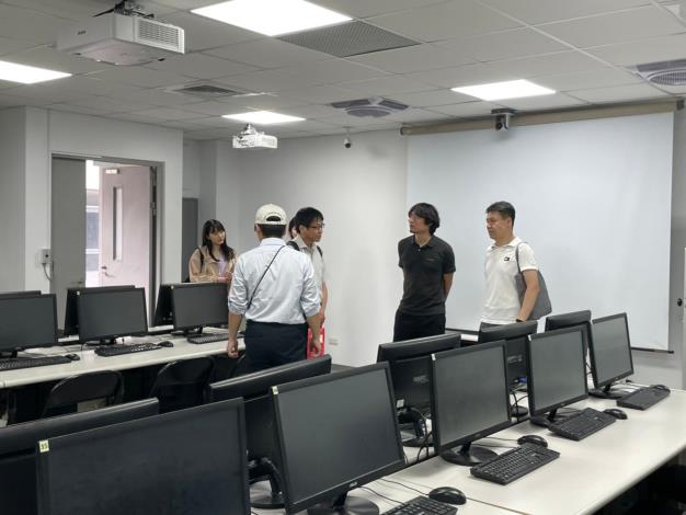 LINE_ALBUM_202488 北海道大學參訪活動_240913_1